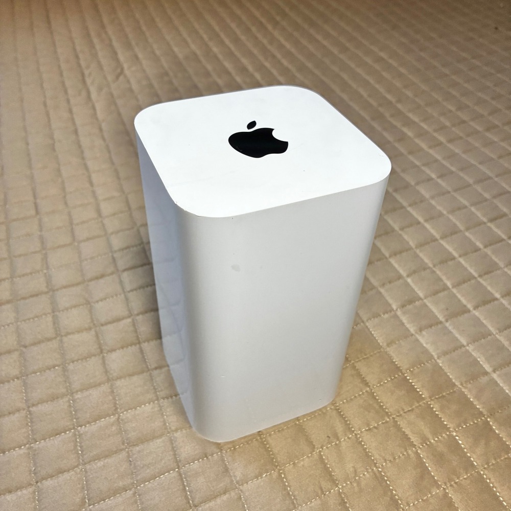 Apple AirPort Extreme Base Station A1521 802.11ac Dual-Band Wi-Fi Router White